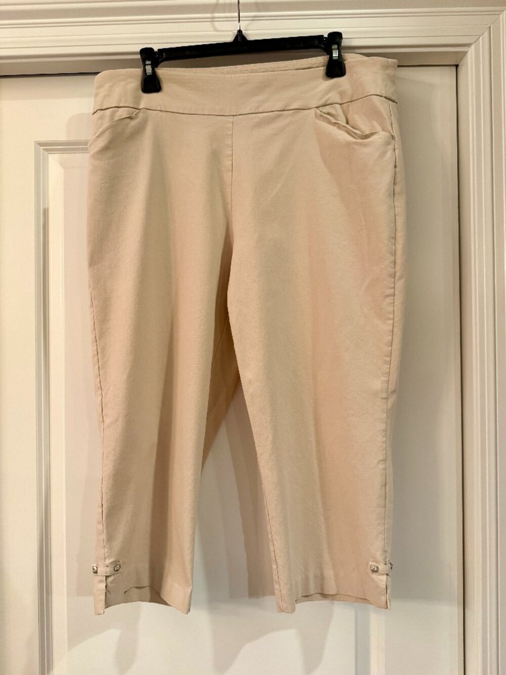 Coral Bay Women’s Capri Pants – Khaki – Size 16W – Stretch Comfort – Casual Wear